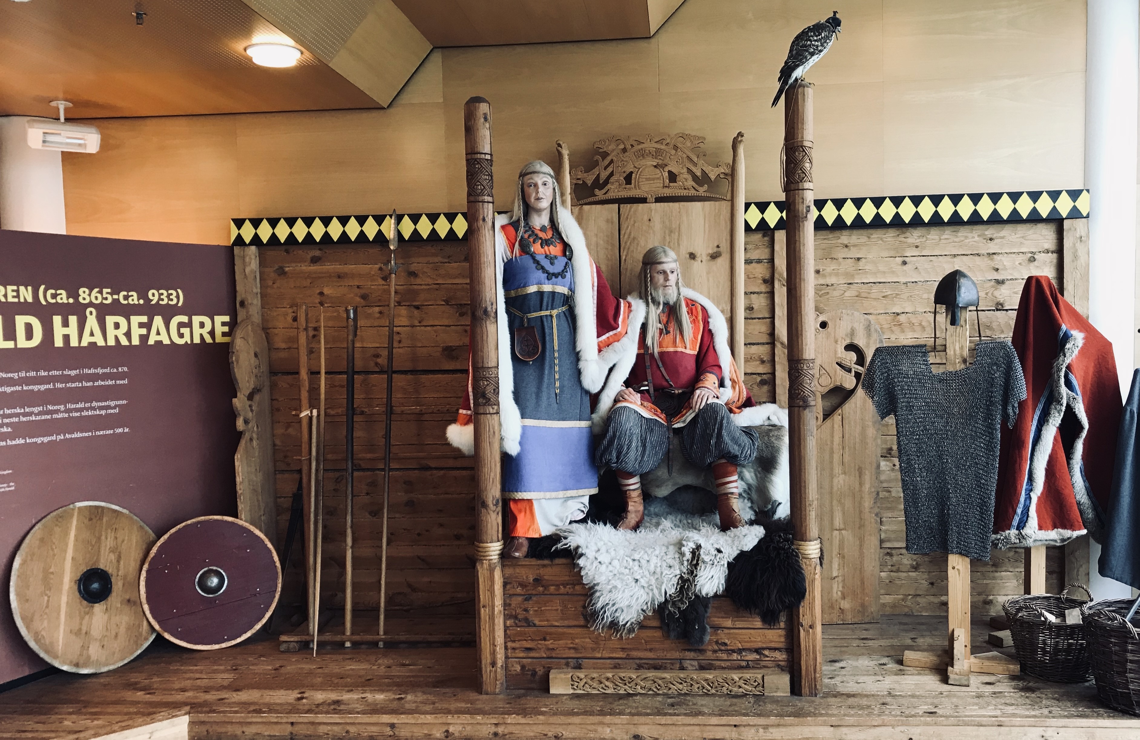 Harald og Gyda i Nordvegen Historiesenter. Foto M.S.Vea_16z10 voksdukker Harald Hårfagre og Gyda