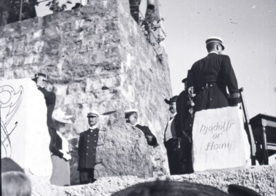 Kong Haakon VII på Haraldstårnet